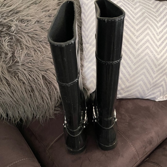 Michael Kors Fulton Harness Medallion Rain Boots - Picture 4 of 7
